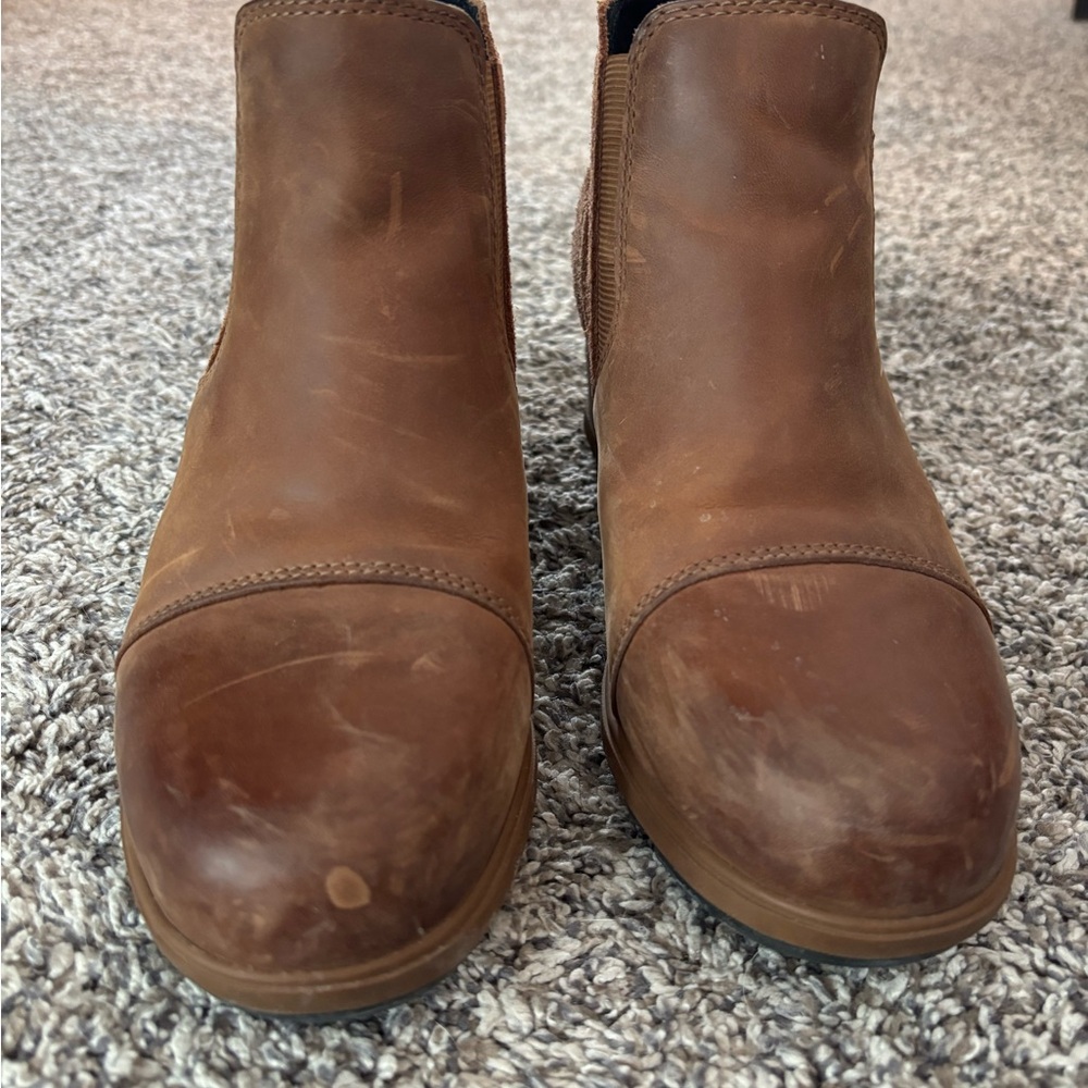 Sorel Evie size 8